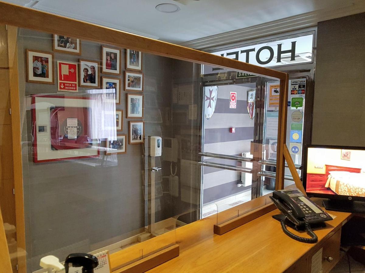 Hotel Reina Isabel 5*