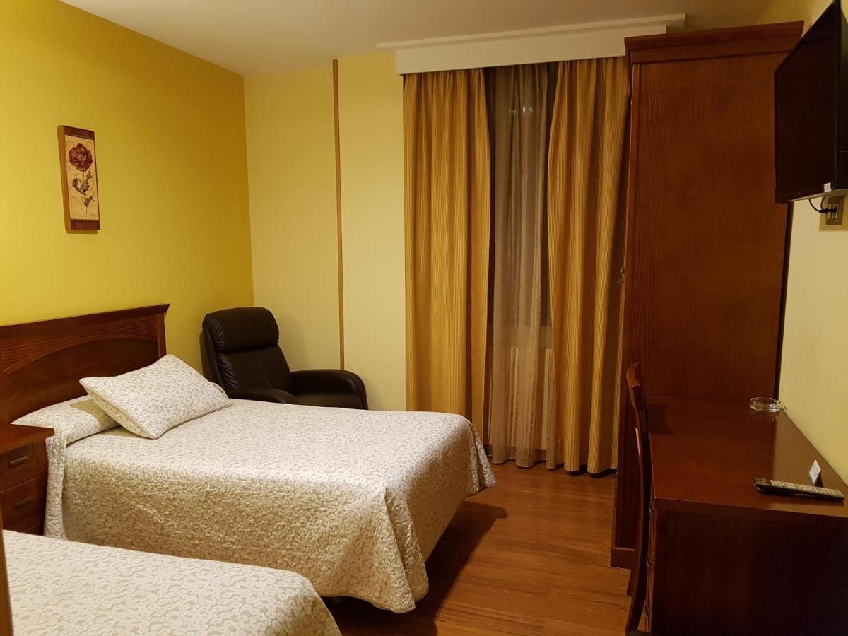 Reina Isabel Hotel 5*