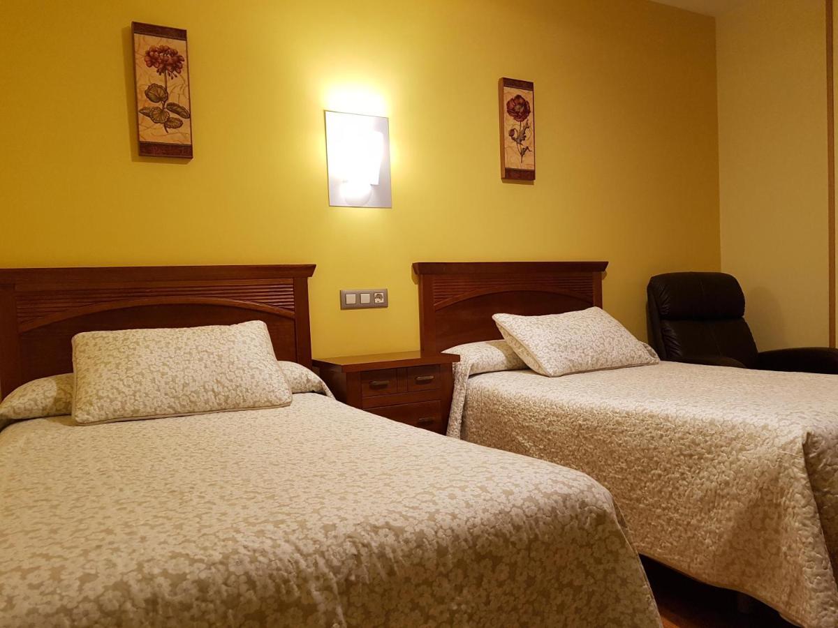 Hotel Reina Isabel 5*
